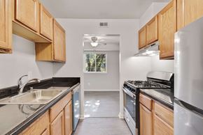 Forestville apartment for rent - Kitchen
