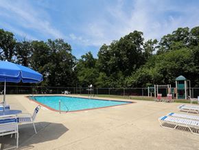 Forestville apartment for rent - Community pool