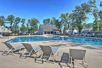 Sundeck and grilling area