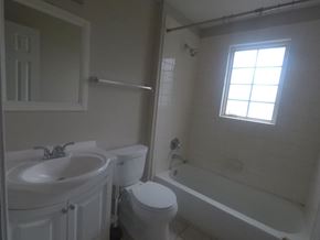 Atlanta apartment for rent - a bathroom with a sink toilet and a tub