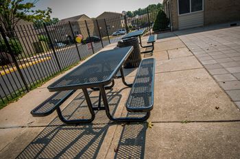 Maplewood villa picnic area