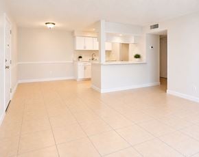 Tampa apartment for rent - Woodridge at Carrollwood Apartments