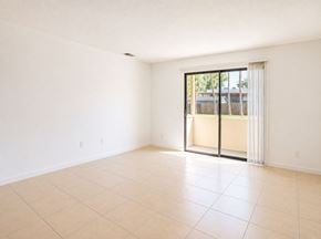 Tampa apartment for rent - Woodridge at Carrollwood Apartments