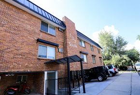 Denver apartment for rent - 137 S Penn Apartments in Denver, Colorado
