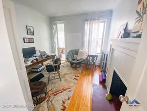 Chicago apartment for rent - hardwood floors and decorative fireplaces