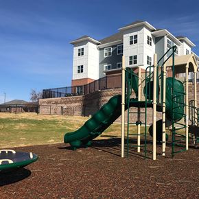 Forest Hill apartment for rent - Playground and spacious green space