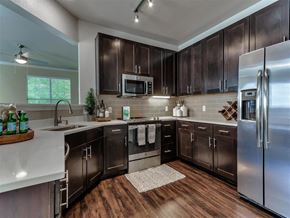 Dallas apartment for rent - Town homes in University Park and Park Cities in Dallas, TX,
