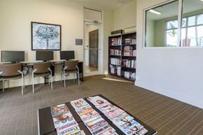 Davie apartment for rent - library and computer room at East Village Apartments