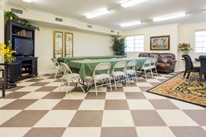 Deerfield Beach apartment for rent - community room with dining tables
