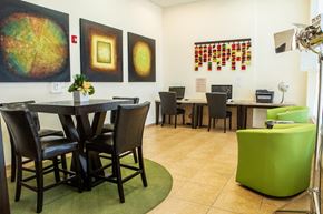 Fort Lauderdale apartment for rent - computer room and business center