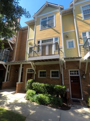 Atlanta house for rent - a view of the front of an apartment building