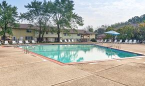 Rochester townhouse for rent - swimming pool