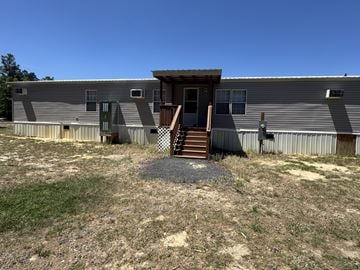 Columbia house for rent - 130 Gloria Trail