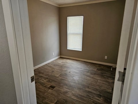 Floor plan for 2 beds, 2 baths, 990 sqft