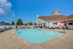 Webster apartment for rent - the swimming pool at our apartments