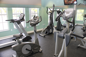 Hollywood apartment for rent - fitness center with bikes andtreadmills