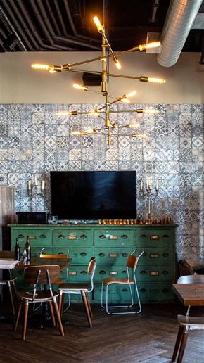 Beverly apartment for rent - Pub_like_setting at Holmes Beverly, Beverly