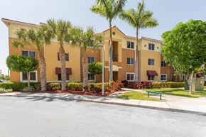 Deerfield Beach apartment for rent - beautiful Tallman Pines I and II apartments for rent in Deerfield Beach
