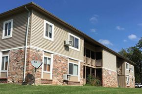 Olathe apartment for rent - Horizon Pointe Building