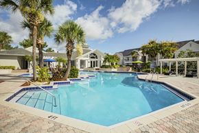 Saint Petersburg apartment for rent - West Port Colony Swimming Pool