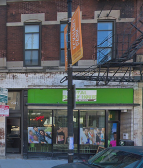Chicago apartment for rent - A building with a green awning and a sign that says "FASHION SALON".