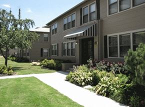 Tulsa apartment for rent - a sidewalk in front of an apartment building