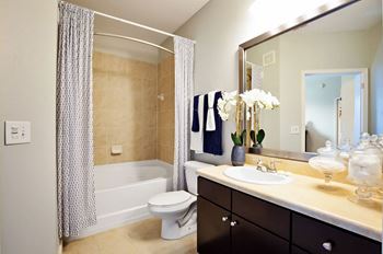 Ceramic tile tub surround*
