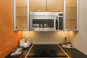 Washington apartment for rent - kitchen range close-up at The Hudson Apartments, Washington, DC 20005