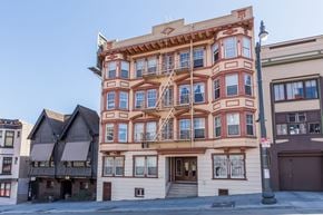San Francisco apartment for rent - A tall building with a balcony on the second floor.