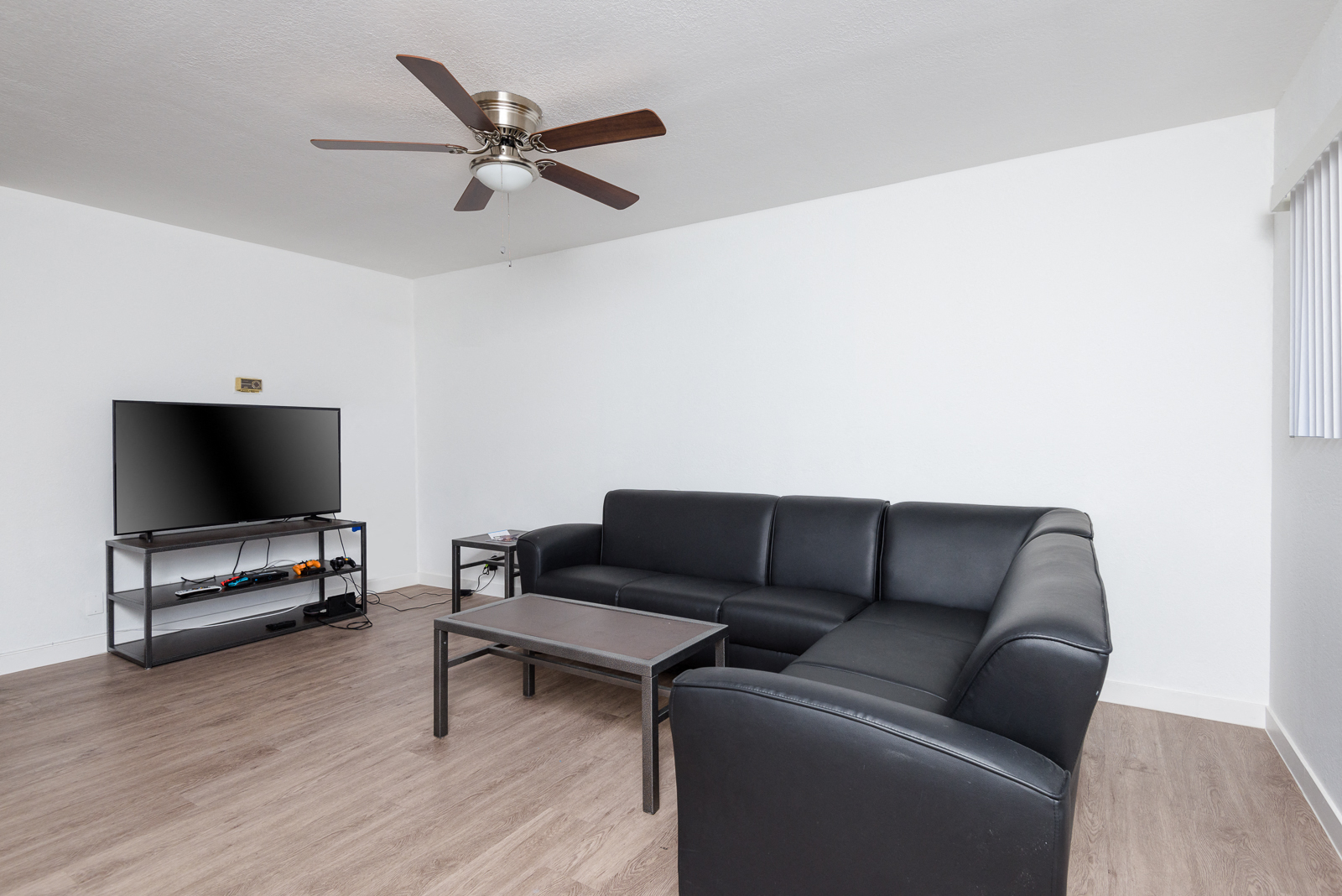 Floor plan for 2 beds, 2 baths