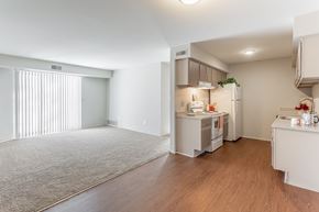 Farmington Hills apartment for rent - Updated apartments in Farmington, Michigan