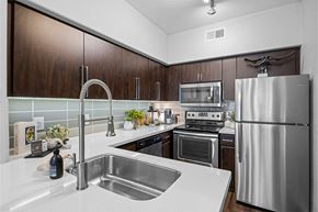 Scottsdale townhouse for rent - Inspiration at FLW - Kitchen
