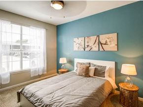 Dallas apartment for rent - Master Bedroom with ceiling fan and lots of natural light