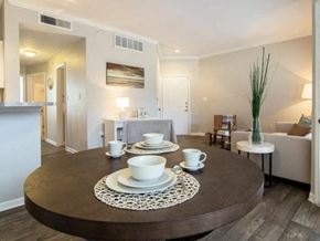 Dallas apartment for rent - Open concept dining room with living room access