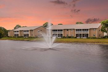 Beautiful lake and pool views*
