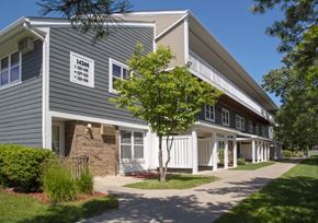 Burnsville apartment for rent - Chancellor Manor Burnsville MN