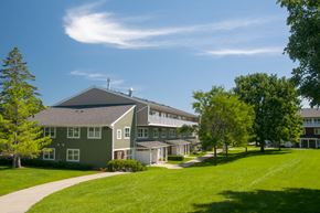 Burnsville apartment for rent - Chancellor Manor Burnsville MN