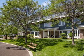 Burnsville apartment for rent - Chancellor Manor Burnsville MN