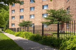 St. Paul apartment for rent - Dale Street Place Apartments St. Paul