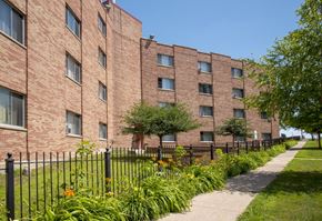 St. Paul apartment for rent - Dale Street Place Apartments St. Paul