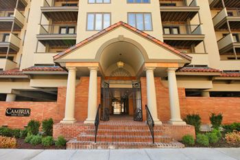 Building entrance1