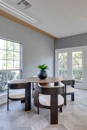 Shelbyville apartment for rent - A dining room with a round table and chairs.