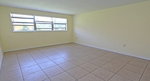 Floor plan for 1 bed, 1 bath, 741 sqft