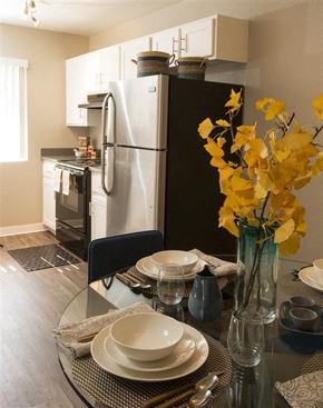 Lakewood apartment for rent - Model dining room & kitchen