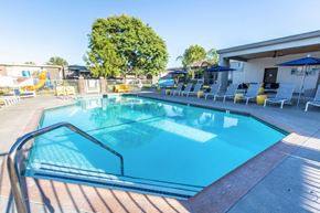 Lakewood apartment for rent - Outdoor pool