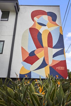 Los Angeles apartment for rent - Building exterior abstract mural of two people embracing