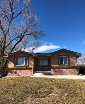 Lakewood house for rent - 1945 Depew Street