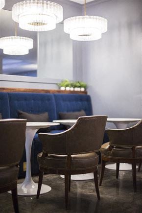 Chicago apartment for rent - a dining room with chairs and a table