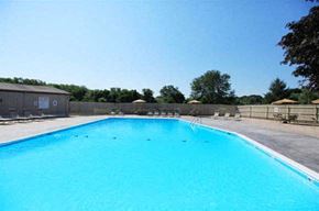 Warwick apartment for rent - a large blue swimming pool on a sunny day
