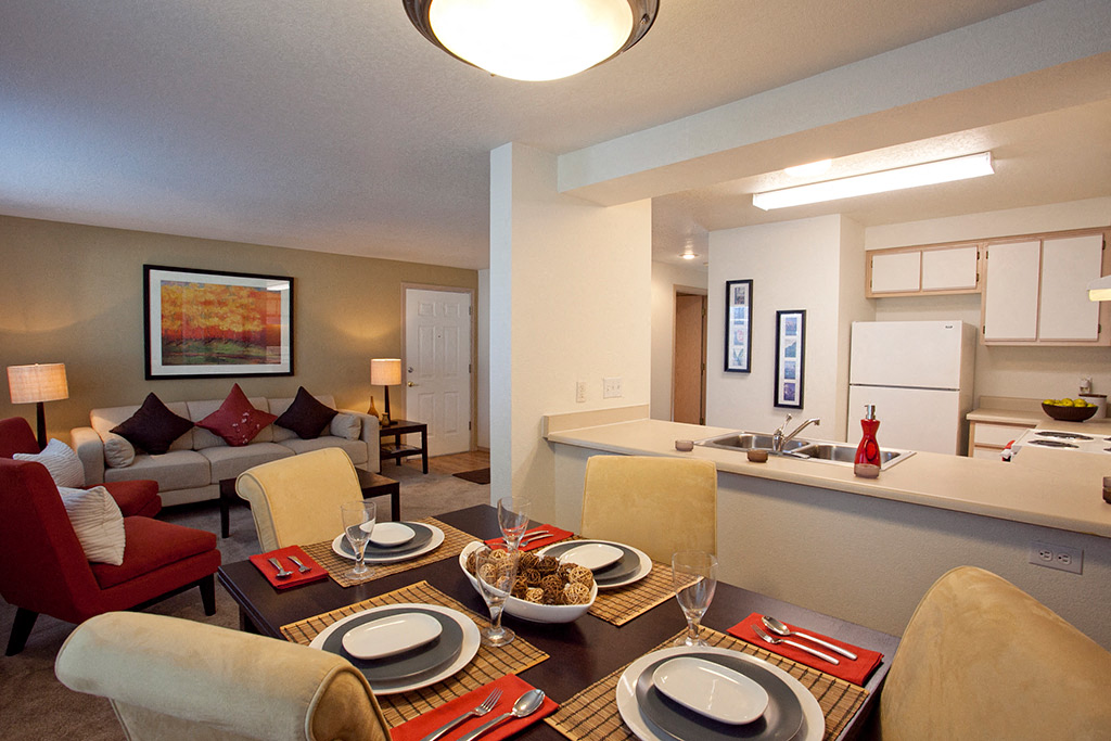 Floor plan for 2 beds, 1 bath, 843 sqft